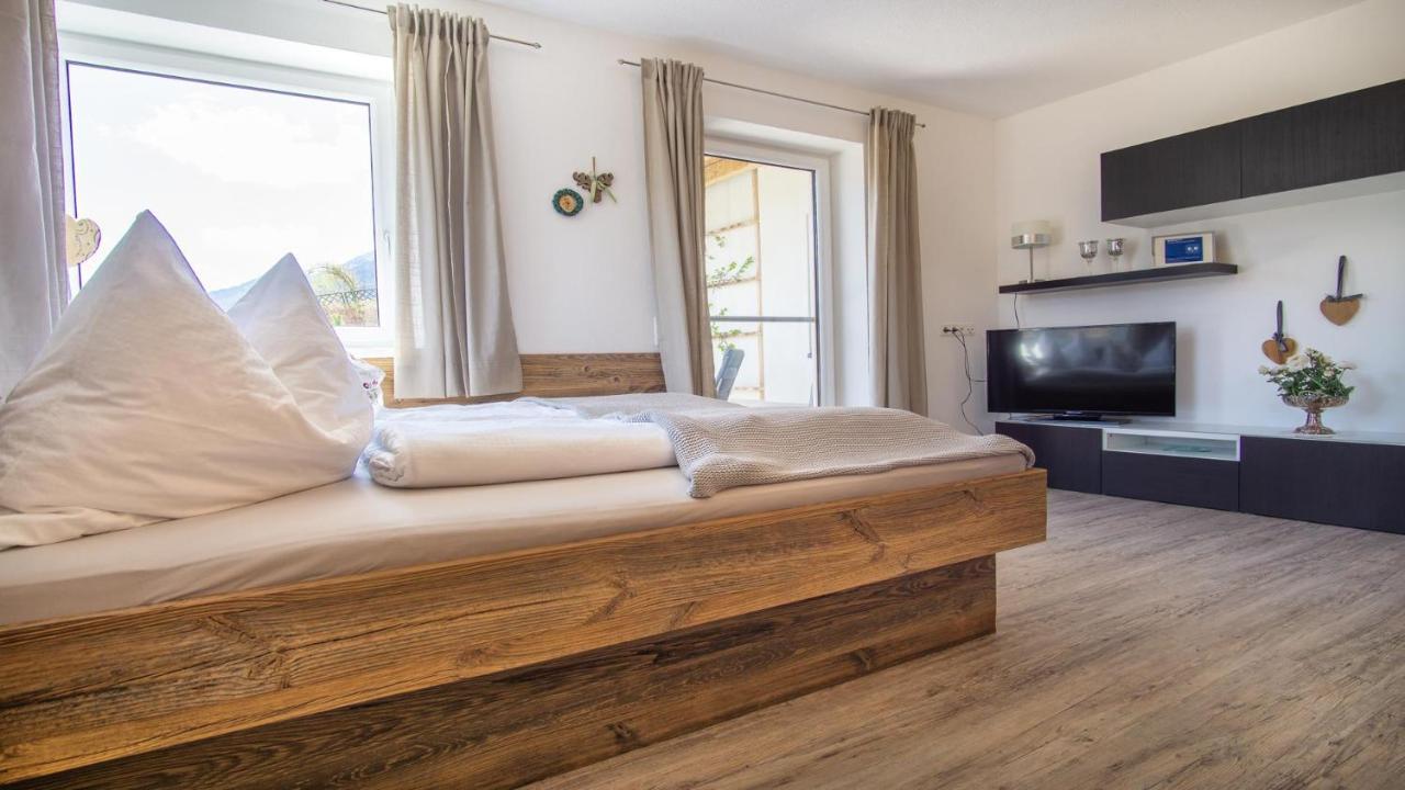 Stubaier Bauern Appartement Telfes im Stubai Eksteriør billede