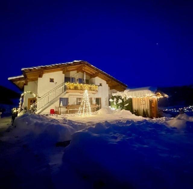 Stubaier Bauern Appartement Telfes im Stubai Eksteriør billede